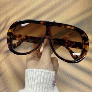 Tortoise Shell Oversized Sunglasses aviator mask brown